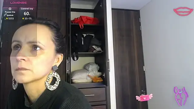 Juliana  lx online show from December 20, 1:18 pm