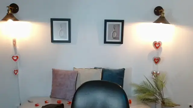 Snapshot of Juliana__lx chatting on February 28, 2:18 pm Juliana lx online show from February 28, 2:18 pm