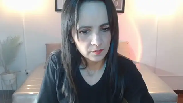 Snapshot of Juliana__lx chatting on March 9, 2:21 pm Juliana lx online show from March 9, 2:21 pm