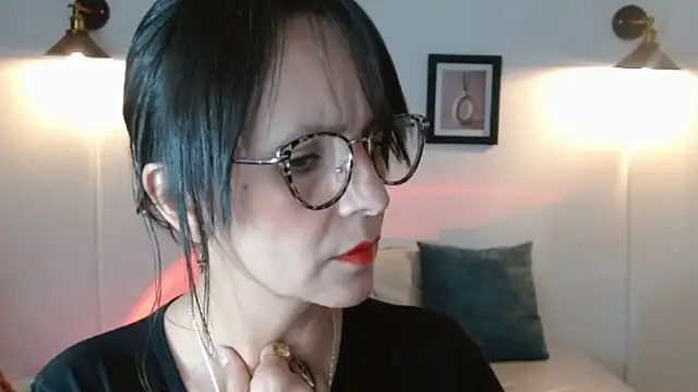 Snapshot of Juliana__lx chatting on March 18, 3:04 pm Juliana lx online show from March 18, 3:04 pm