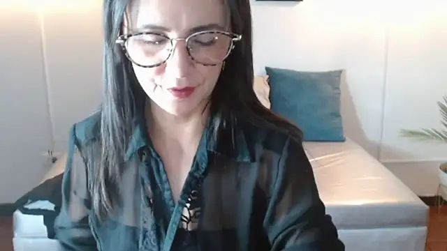 Snapshot of Juliana__lx chatting on March 25, 1:50 pm Juliana lx online show from March 25, 1:50 pm