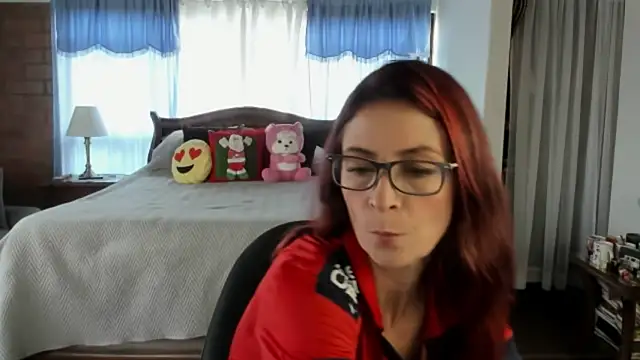 Charlotte-Willson online show from December 17, 8:15 pm