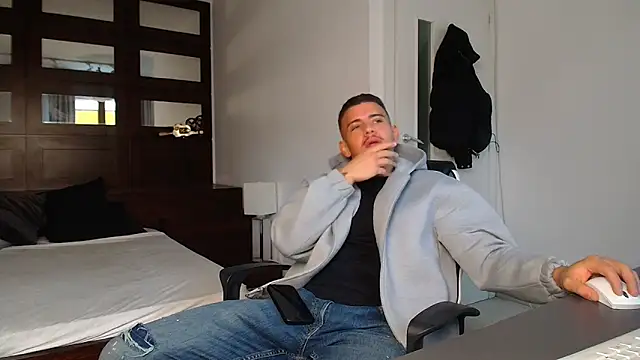 ElijahThorne online show from February 3, 8:08 am