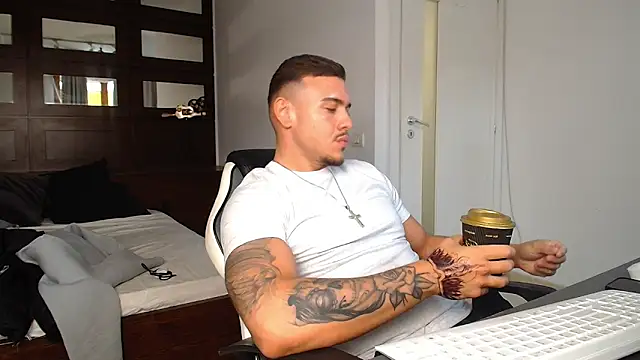 ElijahThorne online show from February 4, 9:48 am