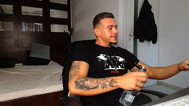 ElijahThorne online show from February 25, 10:14 am