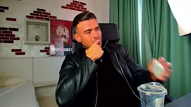 ElijahThorne online show from March 24, 9:47 am