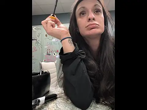 Snapshot of LexiLuxi chatting on January 9, 10:22 pm LexiLuxi online show from January 9, 10:22 pm