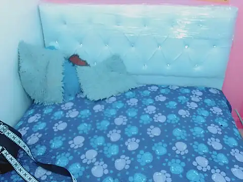 Snapshot of xwetdreamsx chatting on February 7, 7:39 pm xwetdreamsx online show from February 7, 7:39 pm