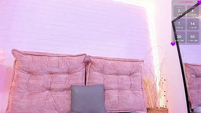 lunaa hart online show from April 1, 12:44 am