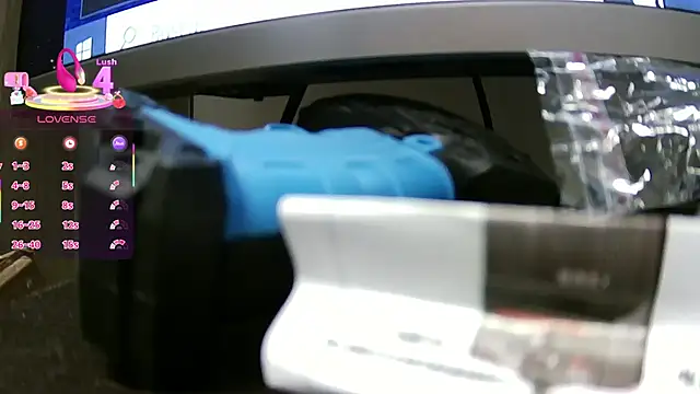 Snapshot of katthyasmitth chatting on November 25, 9:37 pm katthyasmitth online show from November 25, 9:37 pm