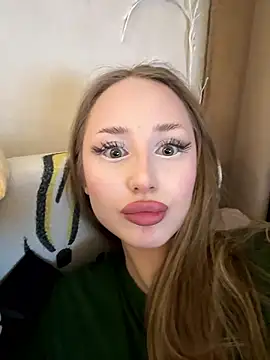 Snapshot of GraceSecrettt chatting on January 5, 6:22 pm GraceSecrettt online show from January 5, 6:22 pm