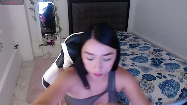 Ariel Laurentt online show from July 18, 3:44 am