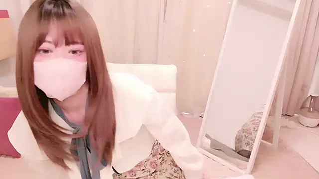 Snapshot of JUNjun__ chatting on April 8, 3:39 am JUNjun online show from April 8, 3:39 am