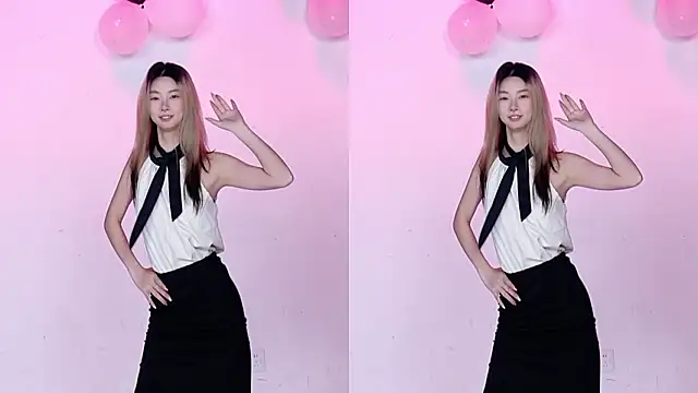 Snapshot of CM---002 chatting on February 26, 1:26 am CM---002 online show from February 26, 1:26 am