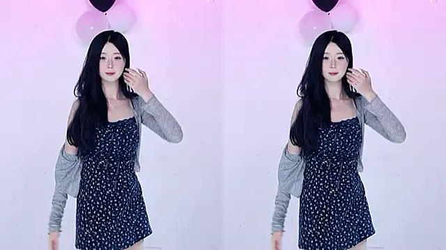 Snapshot of CM---002 chatting on March 2, 1:30 am CM---002 online show from March 2, 1:30 am