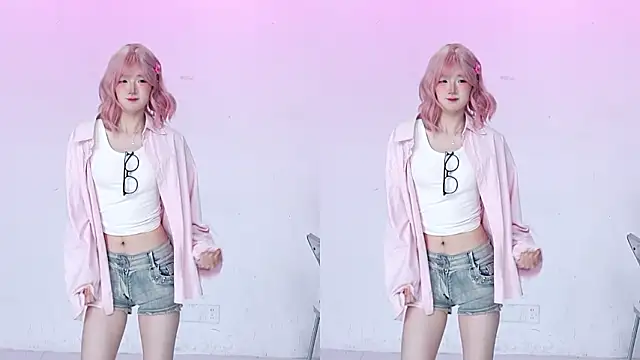 Snapshot of CM---002 chatting on March 31, 1:29 am CM---002 online show from March 31, 1:29 am