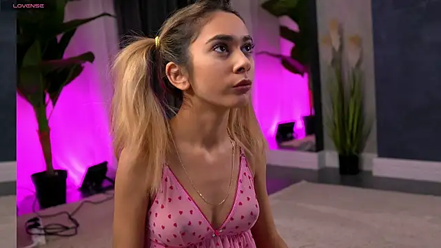 AishleyBee online show from February 14, 12:13 pm