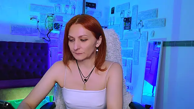 DianaTorrens online show from April 2, 8:45 am