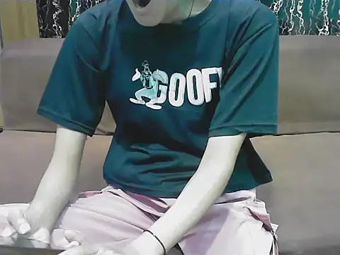 Snapshot of hello_baby01 chatting on April 5, 4:59 pm hello baby01 online show from April 5, 4:59 pm