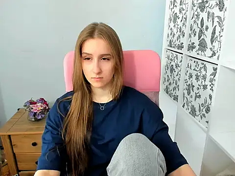 Snapshot of VanessaAmore chatting on April 11, 11:25 am VanessaAmore online show from April 11, 11:25 am