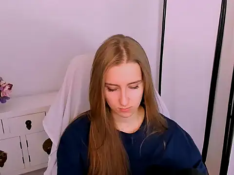 Snapshot of VanessaAmore chatting on April 22, 9:55 am VanessaAmore online show from April 22, 9:55 am