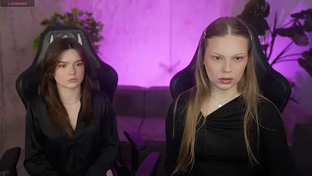 Snapshot of Charlotte_Dreams chatting on April 13, 11:05 am Charlotte Dreams online show from April 13, 11:05 am