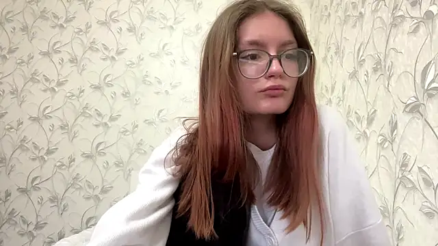 TishGiardino online show from December 4, 1:04 am