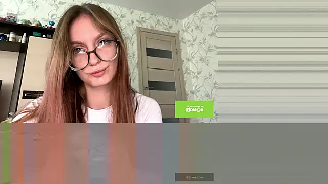 TishGiardino online show from December 15, 12:15 am