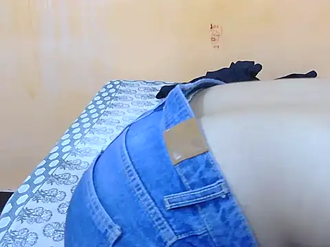 Honey Baby1 online show from March 31, 5:52 am