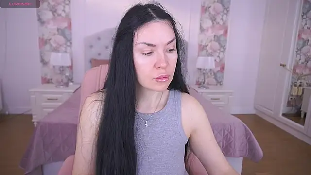 BlackSilkQueen online show from December 23, 6:44 am