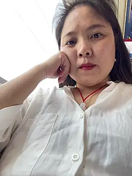 Snapshot of tianwei2567 chatting on April 30, 4:30 am tianwei2567 online show from April 30, 4:30 am