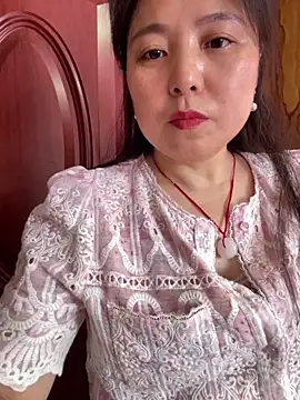 Snapshot of tianwei2567 chatting on May 13, 5:05 am tianwei2567 online show from May 13, 5:05 am