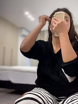 Snapshot of Toffee-00 chatting on March 25, 7:58 am Toffee-00 online show from March 25, 7:58 am