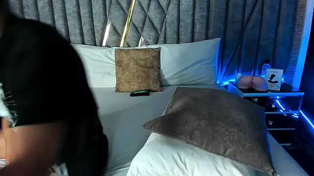 Snapshot of NicolaiKarav chatting on February 15, 11:52 am NicolaiKarav online show from February 15, 11:52 am