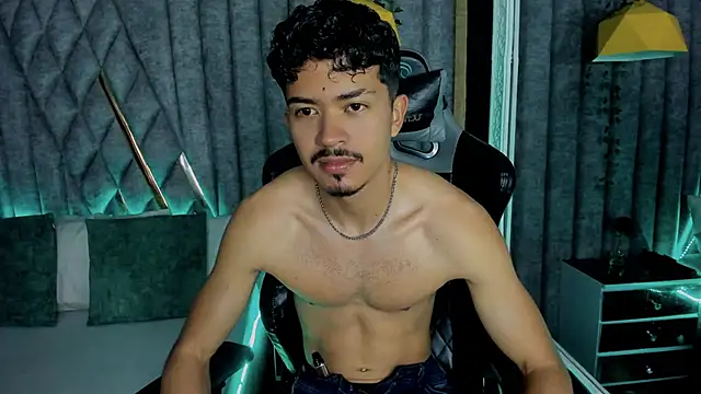 Snapshot of NicolaiKarav chatting on March 3, 12:00 pm NicolaiKarav online show from March 3, 12:00 pm