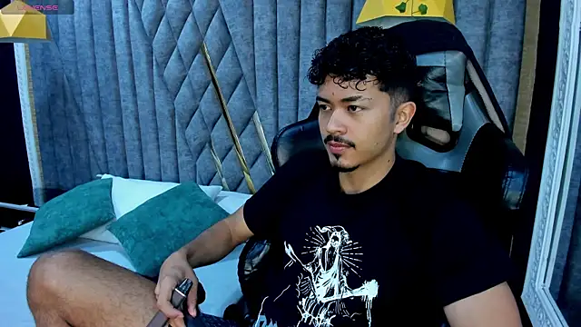 Snapshot of NicolaiKarav chatting on March 14, 12:43 pm NicolaiKarav online show from March 14, 12:43 pm