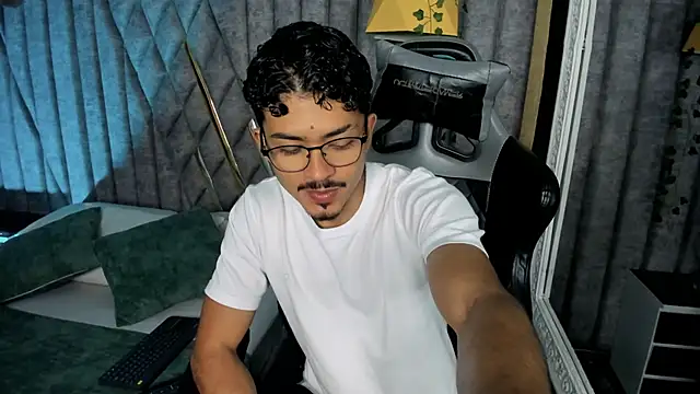 Snapshot of NicolaiKarav chatting on March 22, 2:09 pm NicolaiKarav online show from March 22, 2:09 pm