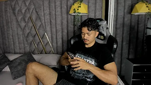 Snapshot of NicolaiKarav chatting on March 30, 1:56 pm NicolaiKarav online show from March 30, 1:56 pm