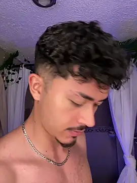 Snapshot of NicolaiKarav chatting on April 1, 2:12 am NicolaiKarav online show from April 1, 2:12 am