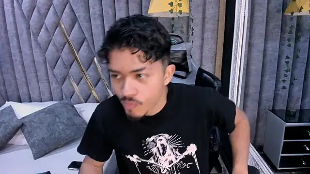 Snapshot of NicolaiKarav chatting on April 4, 1:30 pm NicolaiKarav online show from April 4, 1:30 pm