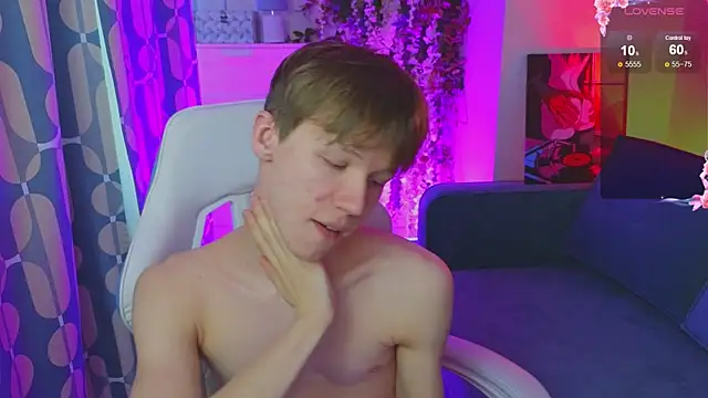 cuMte boy online show from May 9, 1:11 am