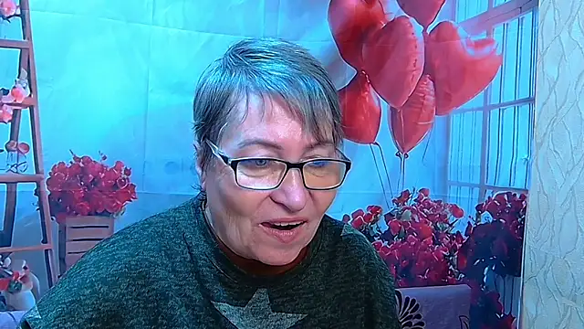 Snapshot of OlgaLuck chatting on April 17, 5:32 am OlgaLuck online show from April 17, 5:32 am