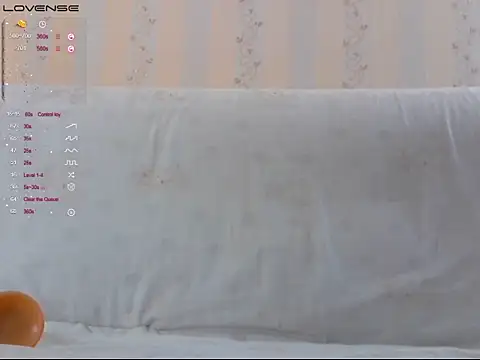 LustfulSarah online show from September 19, 2:40 pm