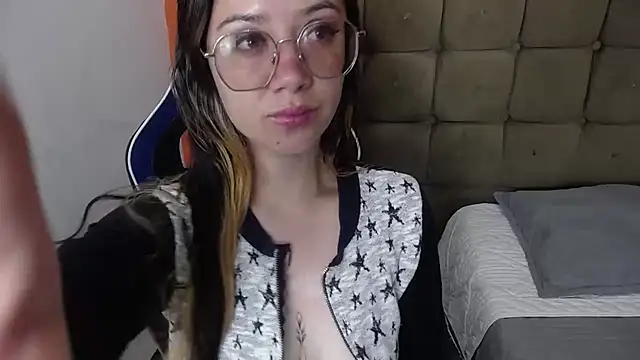 Alaiia    online show from February 8, 12:30 pm