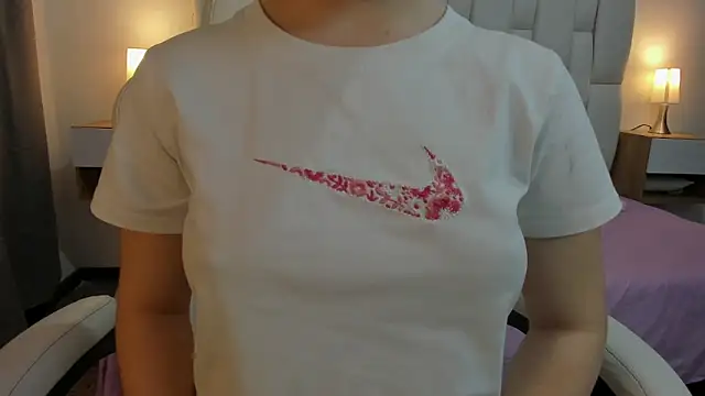 Snapshot of mask_red_girl chatting on March 10, 12:32 pm mask red girl online show from March 10, 12:32 pm