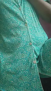 Snapshot of SameeraReddy19 chatting on April 6, 4:57 am SameeraReddy19 online show from April 6, 4:57 am