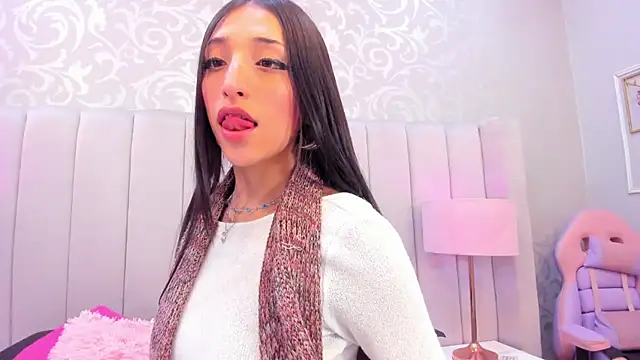 Evabellee online show from February 6, 8:01 pm