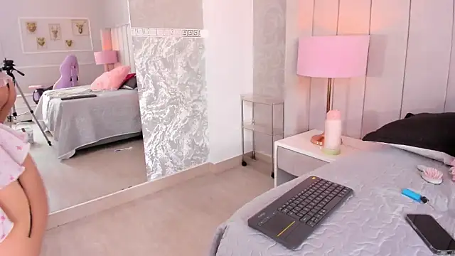 Evabellee online show from February 10, 8:02 pm