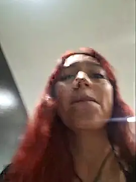 Eveeelyn25 online show from November 28, 10:56 pm