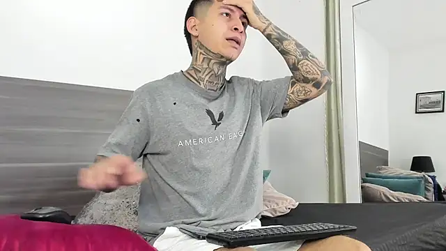 Andrew sanders68 online show from December 19, 3:13 am